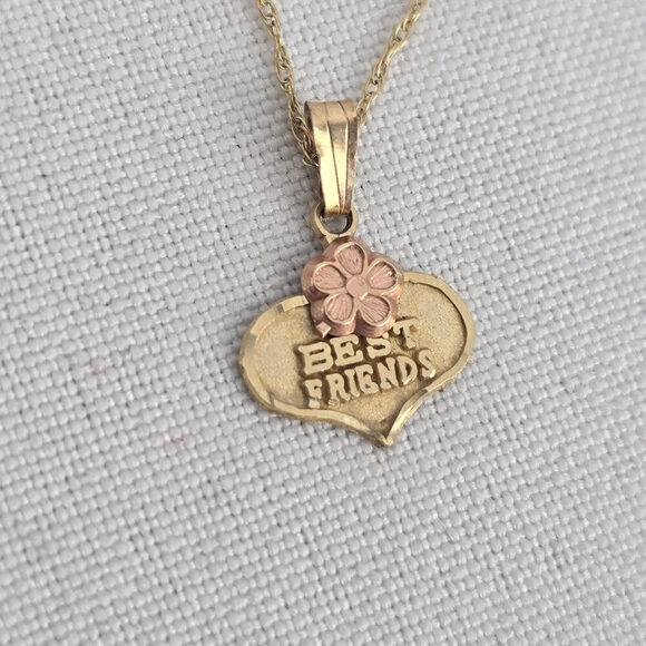 Vintage Jewelry - 10k Gold Flower Best Friend Pendant Chain Necklace